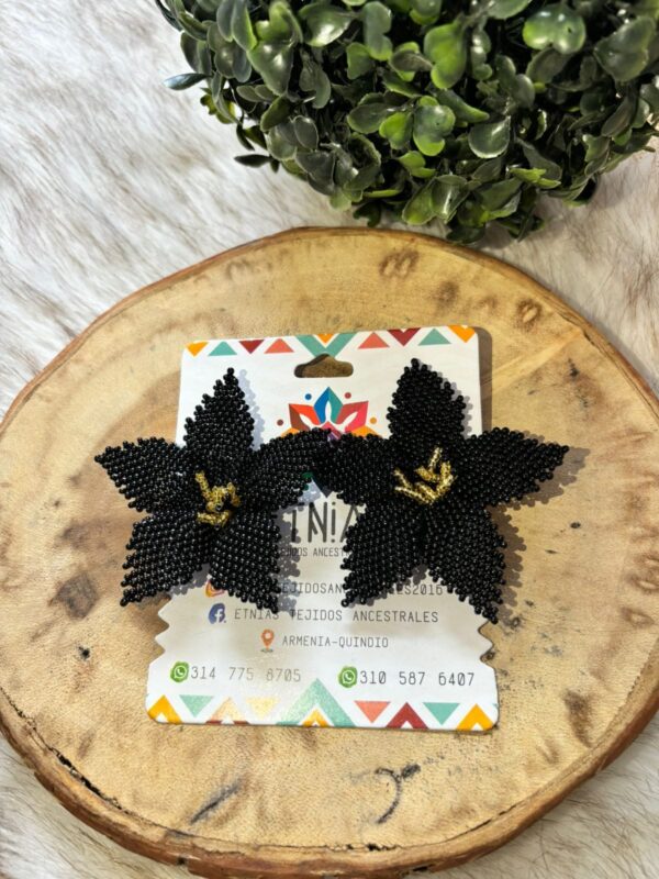 Aretes Catleya negros